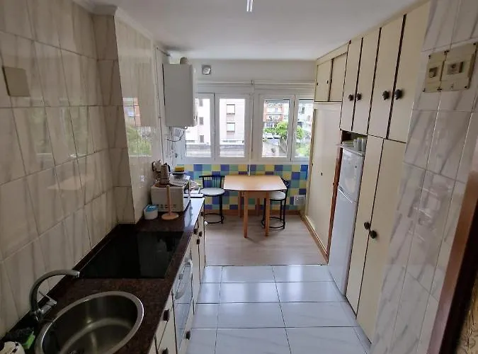 Mar Y Montana * Laredo